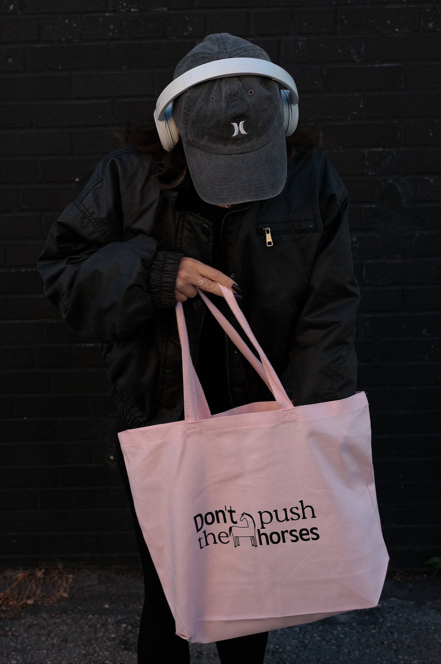 'Don't push the horses' Pink Tote Bag